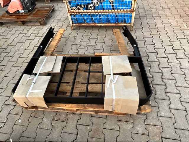 Manitou voorzet rek - afbeelding 1 van  6