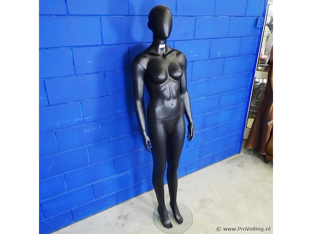Mannequin - afbeelding 3 van  5
