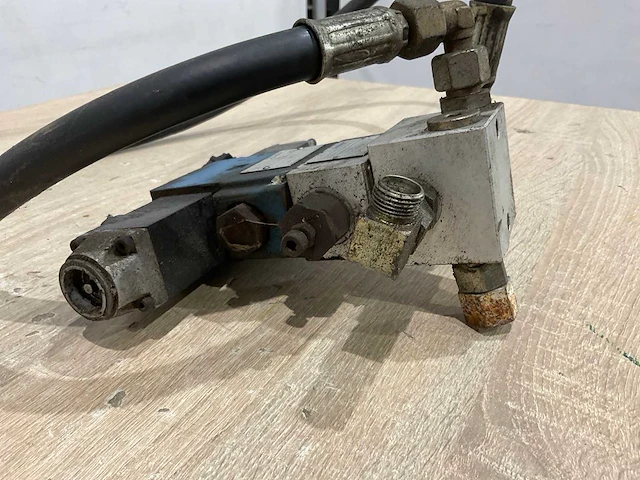 Mannesmann hydrauliek onderdeel - afbeelding 4 van  7