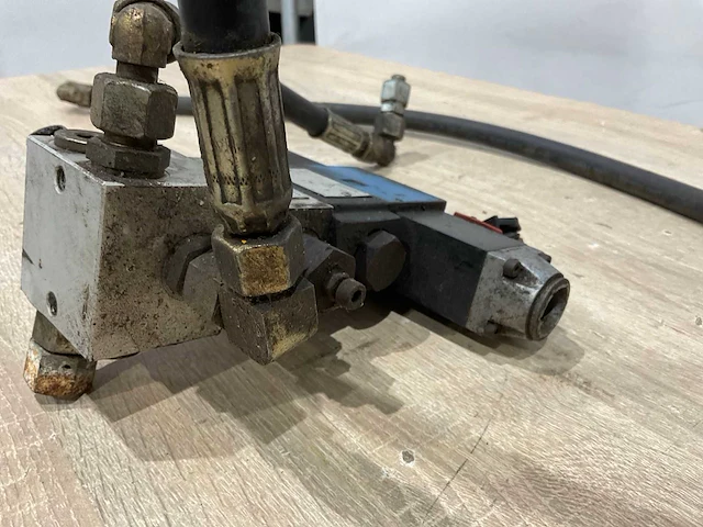 Mannesmann hydrauliek onderdeel - afbeelding 5 van  7