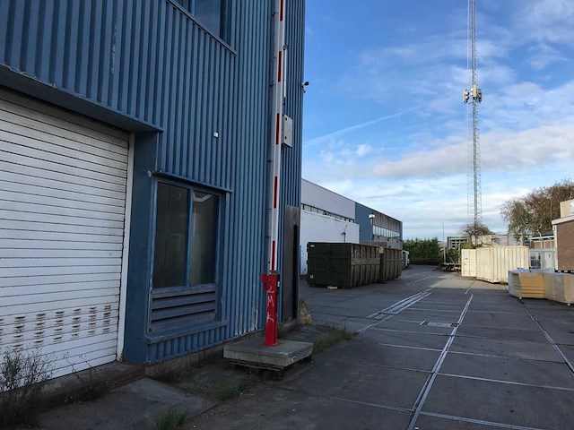 Mannus - slagboom op betonnen voet - afbeelding 1 van  9