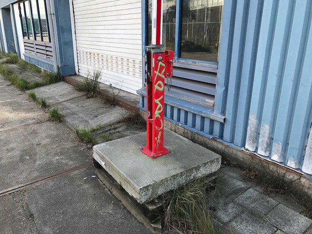 Mannus - slagboom op betonnen voet - afbeelding 4 van  9