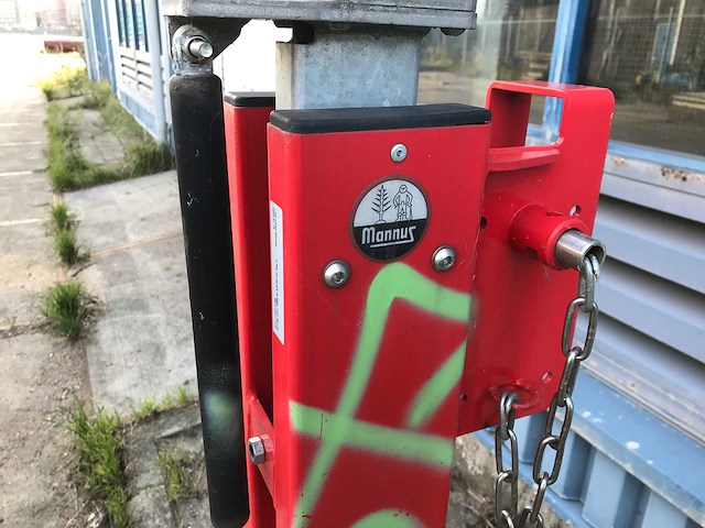 Mannus - slagboom op betonnen voet - afbeelding 6 van  9