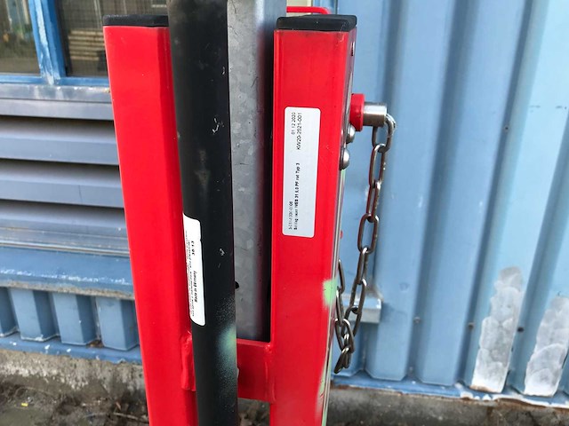 Mannus - slagboom op betonnen voet - afbeelding 8 van  9