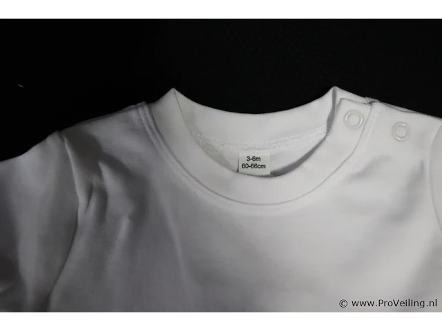 Mantis world bd 2001 - wit t-shirt - 3-6mnd - aantal 3 stuks - afbeelding 2 van  3