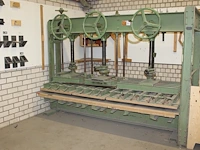Manuele persbank paul ott. bouwjaar onbekend. afmeting 280 cm x 123 cm x 190 cm - afbeelding 1 van  3
