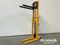 Manuele stapelaar 1500kg 2.5m dubbele ketting - afbeelding 3 van  10
