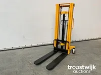 Manuele stapelaar 1500kg 2.5m dubbele ketting - afbeelding 1 van  10