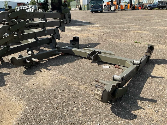 Manumat container haakarm systeem - afbeelding 2 van  8