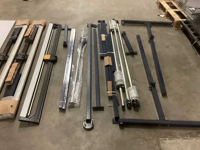 Manutan inpaktafel en dispenser voor verpakkingsmateriaal - afbeelding 8 van  8
