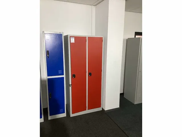 Manutan lockerkast - afbeelding 1 van  6