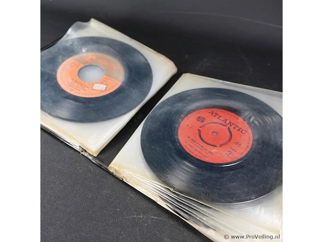 Map met vinyl singles - afbeelding 4 van  5