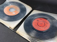 Map met vinyl singles - afbeelding 4 van  5
