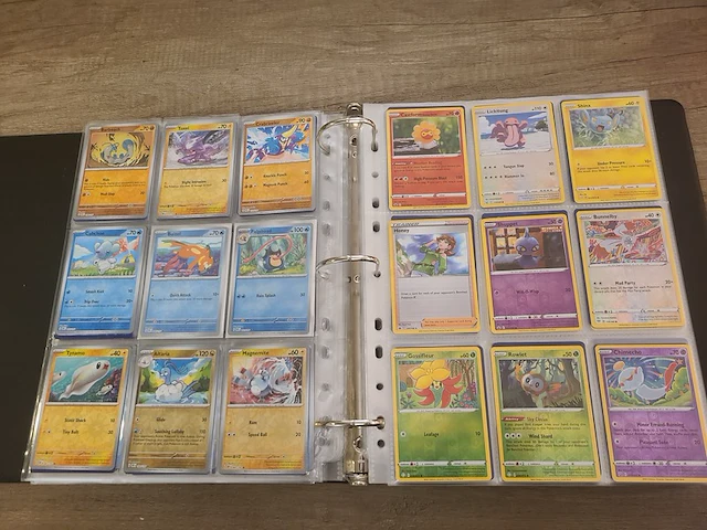 Map vol met (zeldzame) pokémonkaarten + gevulde pokémon tins - afbeelding 7 van  41