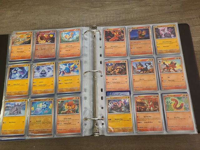 Map vol met (zeldzame) pokémonkaarten + gevulde pokémon tins - afbeelding 15 van  41