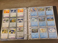 Map vol met (zeldzame) pokémonkaarten + gevulde pokémon tins - afbeelding 16 van  41