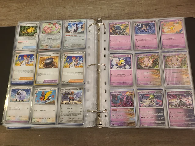Map vol met (zeldzame) pokémonkaarten + gevulde pokémon tins - afbeelding 20 van  41