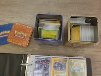 Map vol met (zeldzame) pokémonkaarten + gevulde pokémon tins - afbeelding 12 van  41