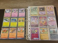 Map vol met (zeldzame) pokémonkaarten + gevulde pokémon tins - afbeelding 34 van  41