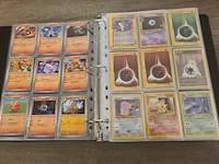Map vol met (zeldzame) pokémonkaarten + gevulde pokémon tins - afbeelding 38 van  41