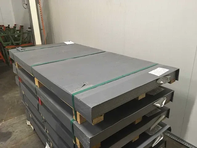 Marcegaglia aisi304l stainless steel sheet (16x) - afbeelding 1 van  7