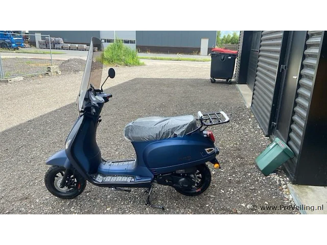 Marengo scooter matt blauw rijklaar zonder kilometers! helemaal compleet! - afbeelding 1 van  9