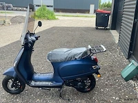 Marengo scooter matt blauw rijklaar zonder kilometers! helemaal compleet! - afbeelding 1 van  9