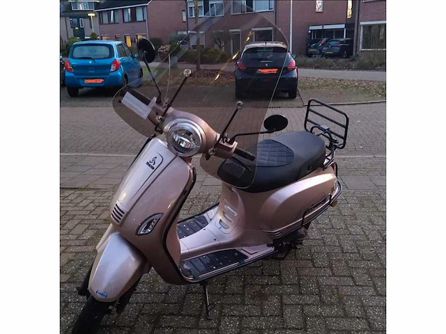 Marengo v-line exclusive scooter - afbeelding 7 van  7