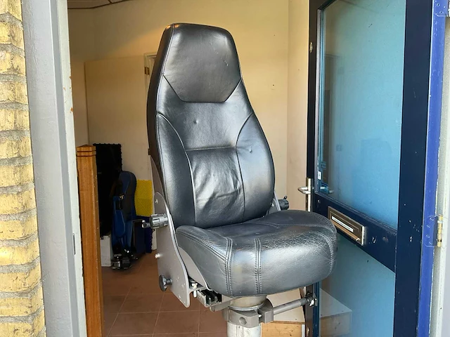 Maritieme stoelen en onderstellen - afbeelding 14 van  18