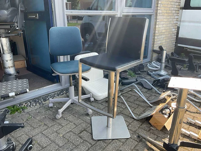 Maritieme stoelen en onderstellen - afbeelding 6 van  18