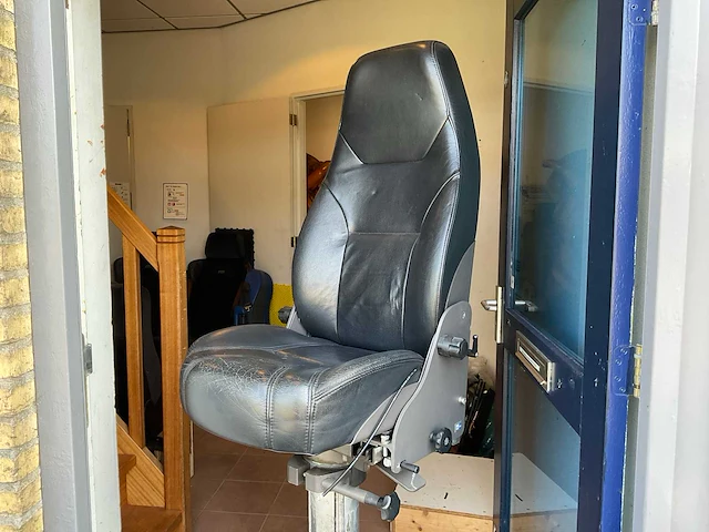 Maritieme stoelen en onderstellen - afbeelding 15 van  18