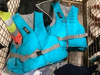 Maritieme toebehoren inclusief kist. - afbeelding 13 van  13