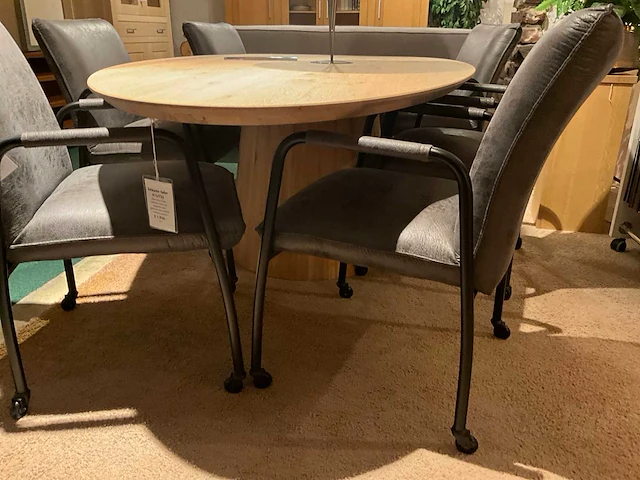 Mariu ovale eiken eetkamertafel - afbeelding 1 van  7