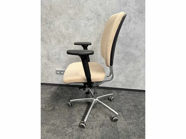 Markant - ergonomische bureaustoel - beige, zwart, chroom - afbeelding 4 van  10