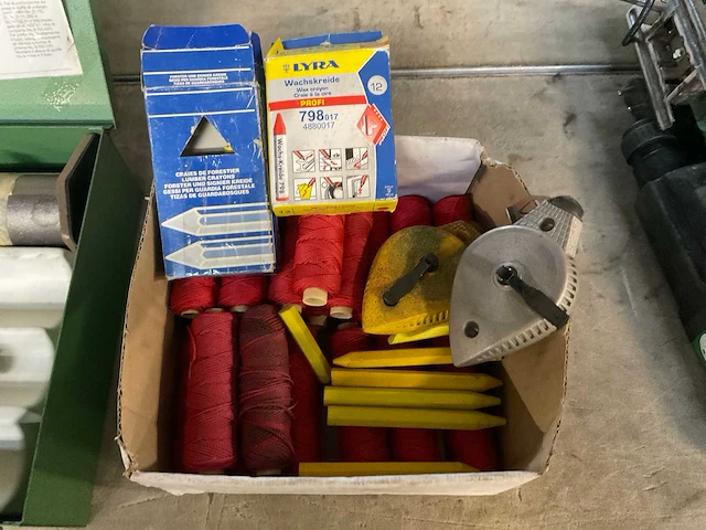 Markeerlint, bouwdraad, krijt - afbeelding 1 van  4