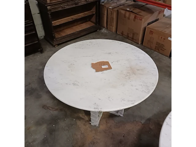 Marmer eettafel wit buiten binnen, zwarte voet, 2025 - afbeelding 2 van  3