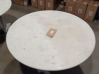Marmer eettafel wit buiten/binnen, gouden voet, 2025 - afbeelding 3 van  3