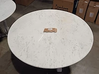 Marmer eettafel wit buiten/binnen, zwarte voet, 2025 - afbeelding 2 van  4