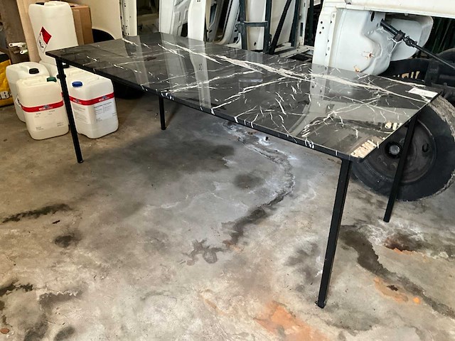 Marmeren tuintafel - afbeelding 1 van  4
