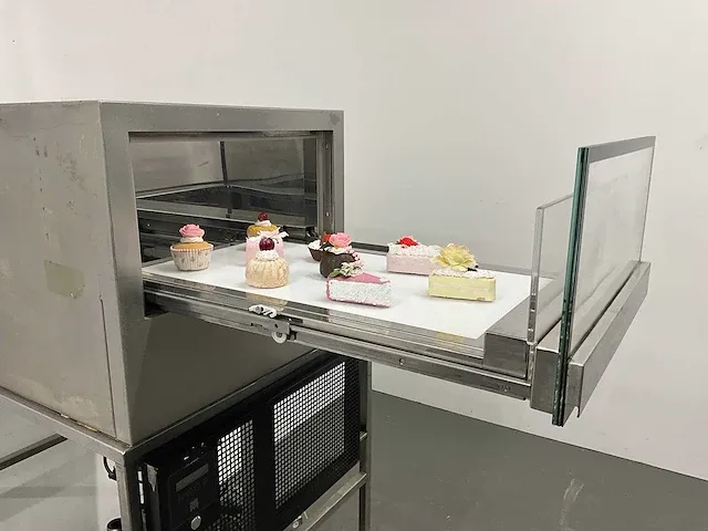 Marrone gekoelde gebaksvitrine - afbeelding 6 van  14