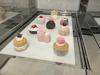 Marrone gekoelde gebaksvitrine - afbeelding 11 van  14