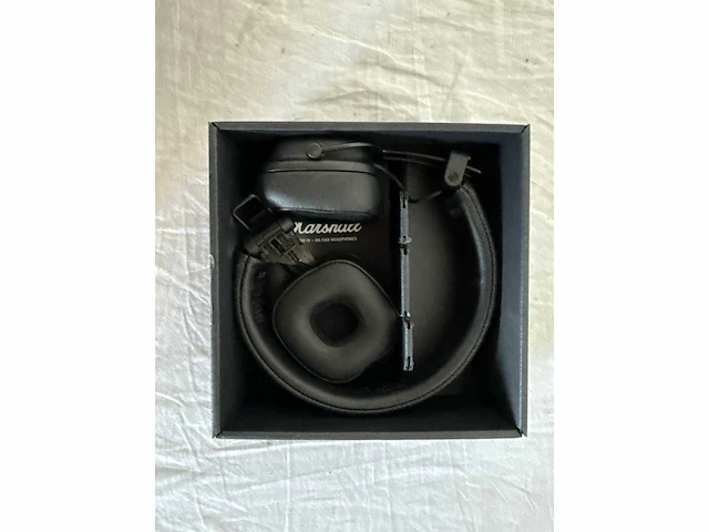 Marshall major iv - draadloze on-ear koptelefoon - zwart - afbeelding 3 van  4