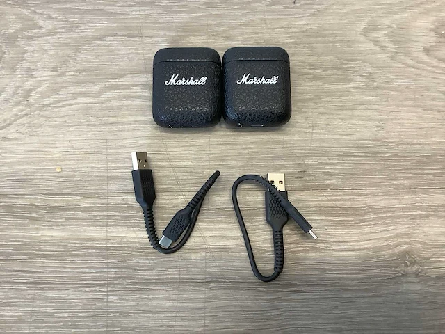 Marshall minor iii true wireless headphones - black - afbeelding 3 van  4