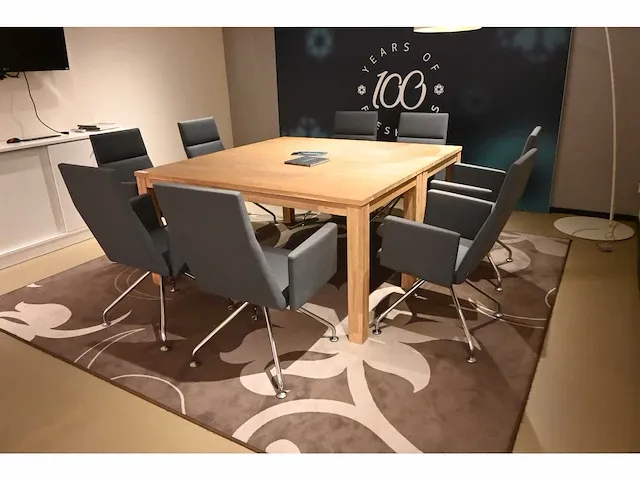 Martela - form - design vergader opstelling met 8 vergaderstoelen - afbeelding 1 van  8