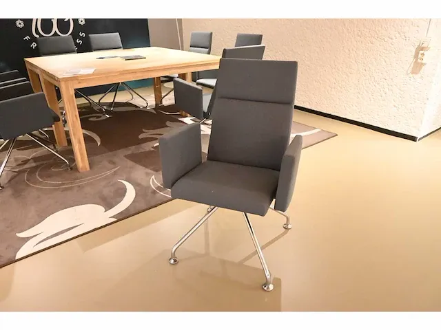 Martela - form - design vergader opstelling met 8 vergaderstoelen - afbeelding 3 van  8