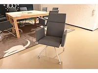 Martela - form - design vergader opstelling met 8 vergaderstoelen - afbeelding 3 van  8