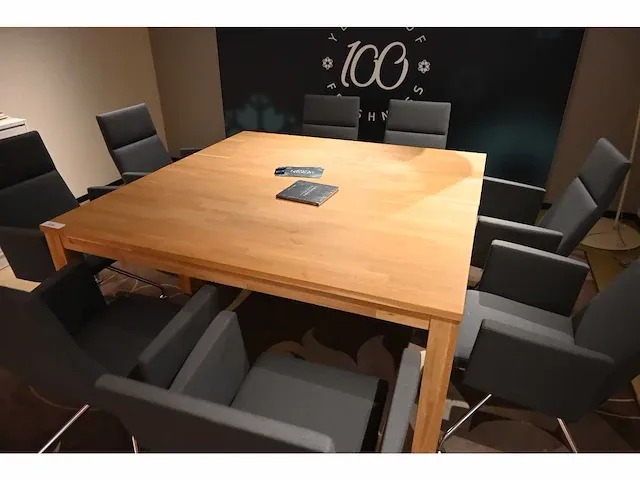 Martela - form - design vergader opstelling met 8 vergaderstoelen - afbeelding 7 van  8