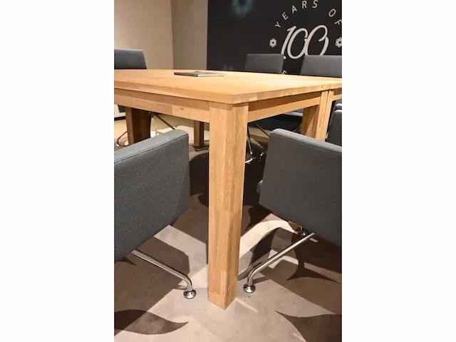 Martela - form - design vergader opstelling met 8 vergaderstoelen - afbeelding 8 van  8