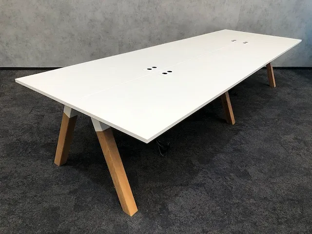 Martela frankie - 4 persoons workbench - houten a-poot - afbeelding 1 van  16