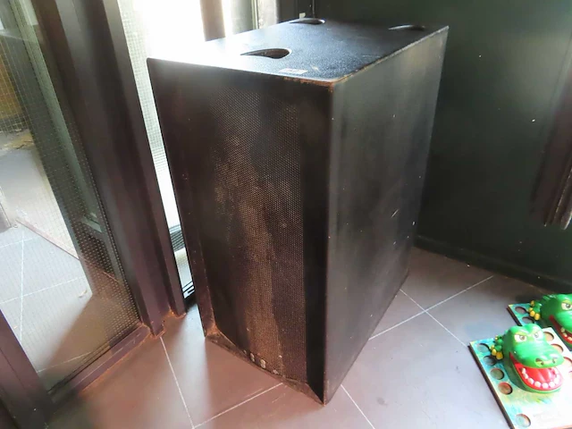 Martin audio - s218 - subwoofer - afbeelding 1 van  2